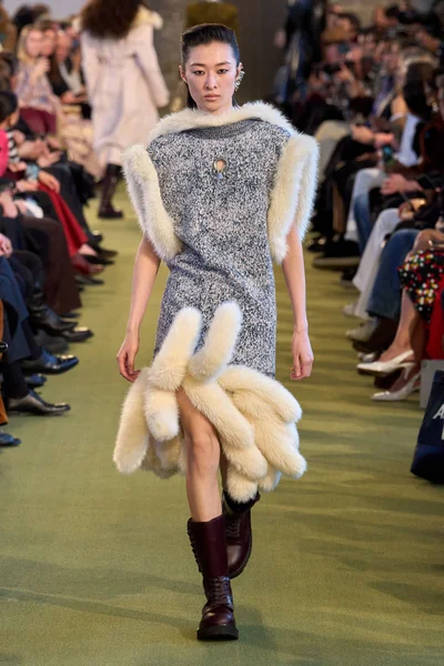 Look 12